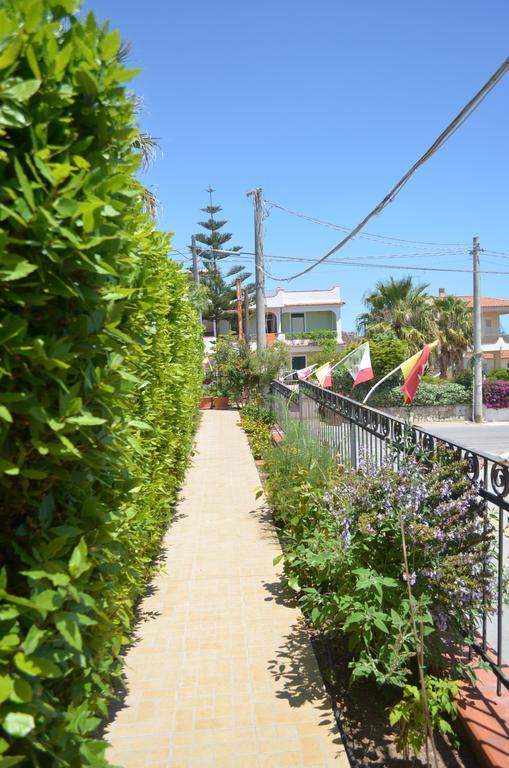 Lido di Noto Ansise Guest House מראה חיצוני תמונה